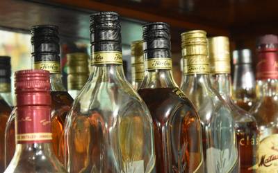Actos de corrupción en la expedición de permisos de alcoholes: MANQ.
