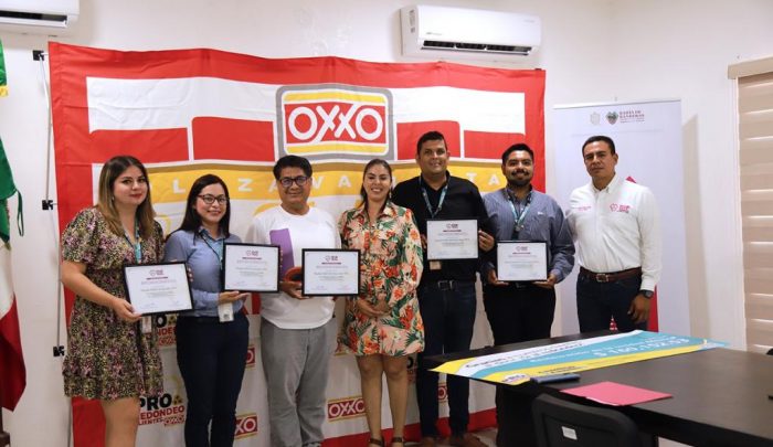 Recibe DIF municipal donativo del programa pro redondeo OXXO