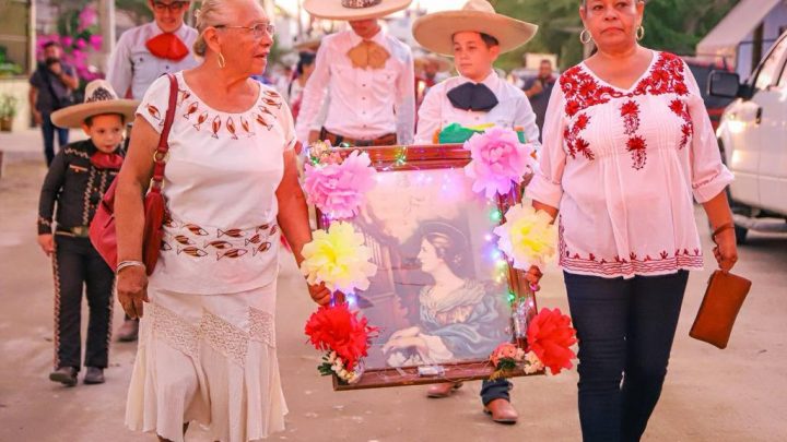 La alcaldesa Mirtha Villalvazo participa en las Fiestas Patronales de Santa Cecilia en Bucerías